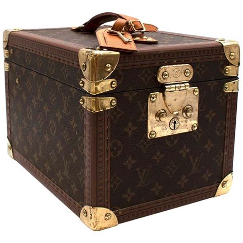 louis vuitton vanity trunk price